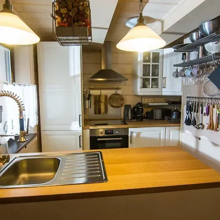 U Justina Chaloupka *